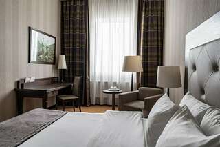 Гостиница Петро Палас Санкт-Петербург Представительский номер с одной большой или двумя раздельными кроватями-9