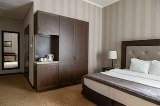 Гостиница Петро Палас Санкт-Петербург Представительский номер с одной большой или двумя раздельными кроватями-7