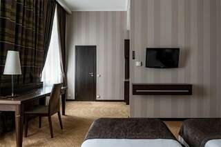 Гостиница Петро Палас Санкт-Петербург Улучшенный номер с одной большой или двумя раздельными кроватями-4