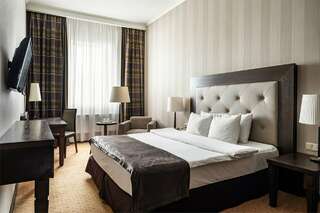 Гостиница Петро Палас Санкт-Петербург Представительский номер с одной большой или двумя раздельными кроватями-8