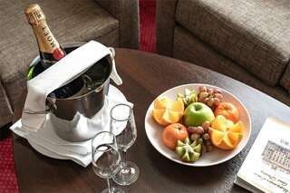 Гостиница Петро Палас Санкт-Петербург Номер Делюкс с одной большой кроватью и диван-кроватью-13